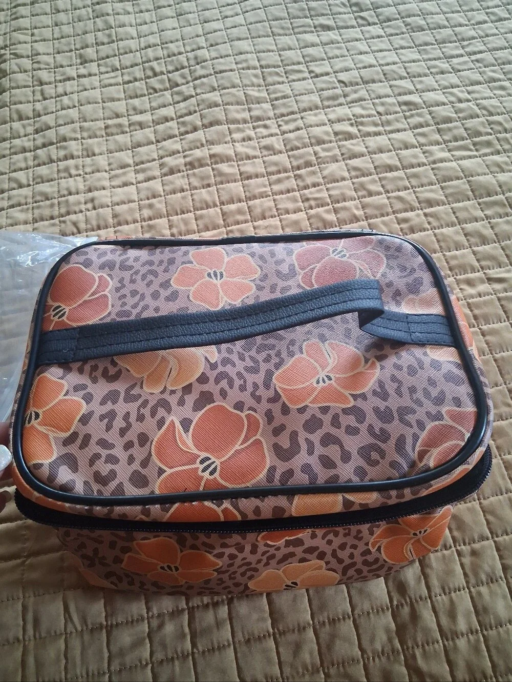 MANALANI NEW LEOPARD PUAKENIKENI BEAUTIFUL COSMETIC BAG W/HOLDER STRAPS INSIDE!